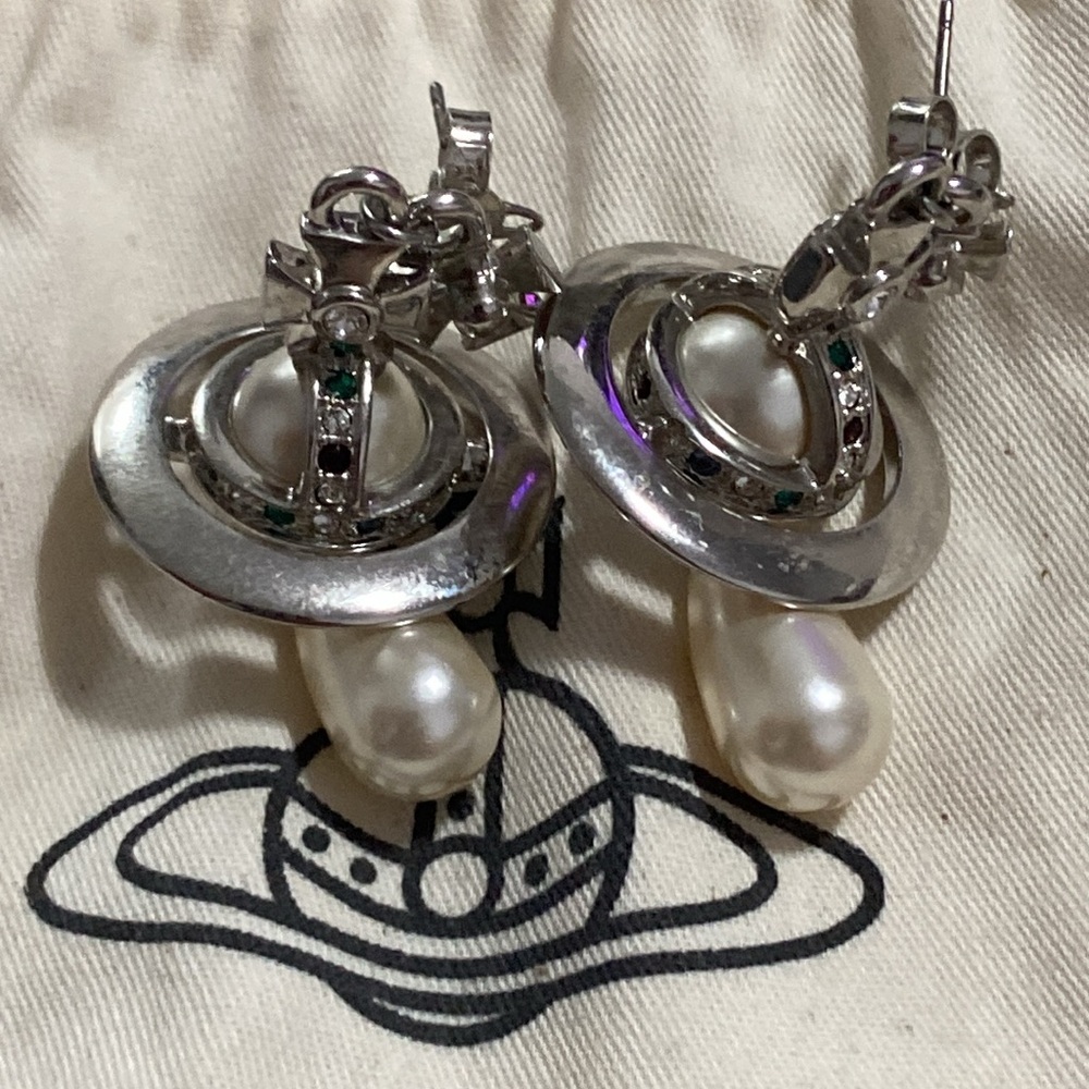 Vivienne Westwood Silver Toned Pearl Drop Earrings - Picture 3 of 9